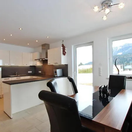 Villa Spacious With Garden In Hinterthiersee