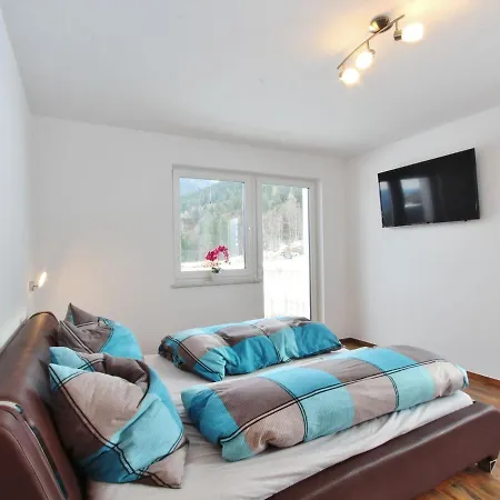 Spacious With Garden In Villa *