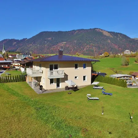 Spacious With Garden In